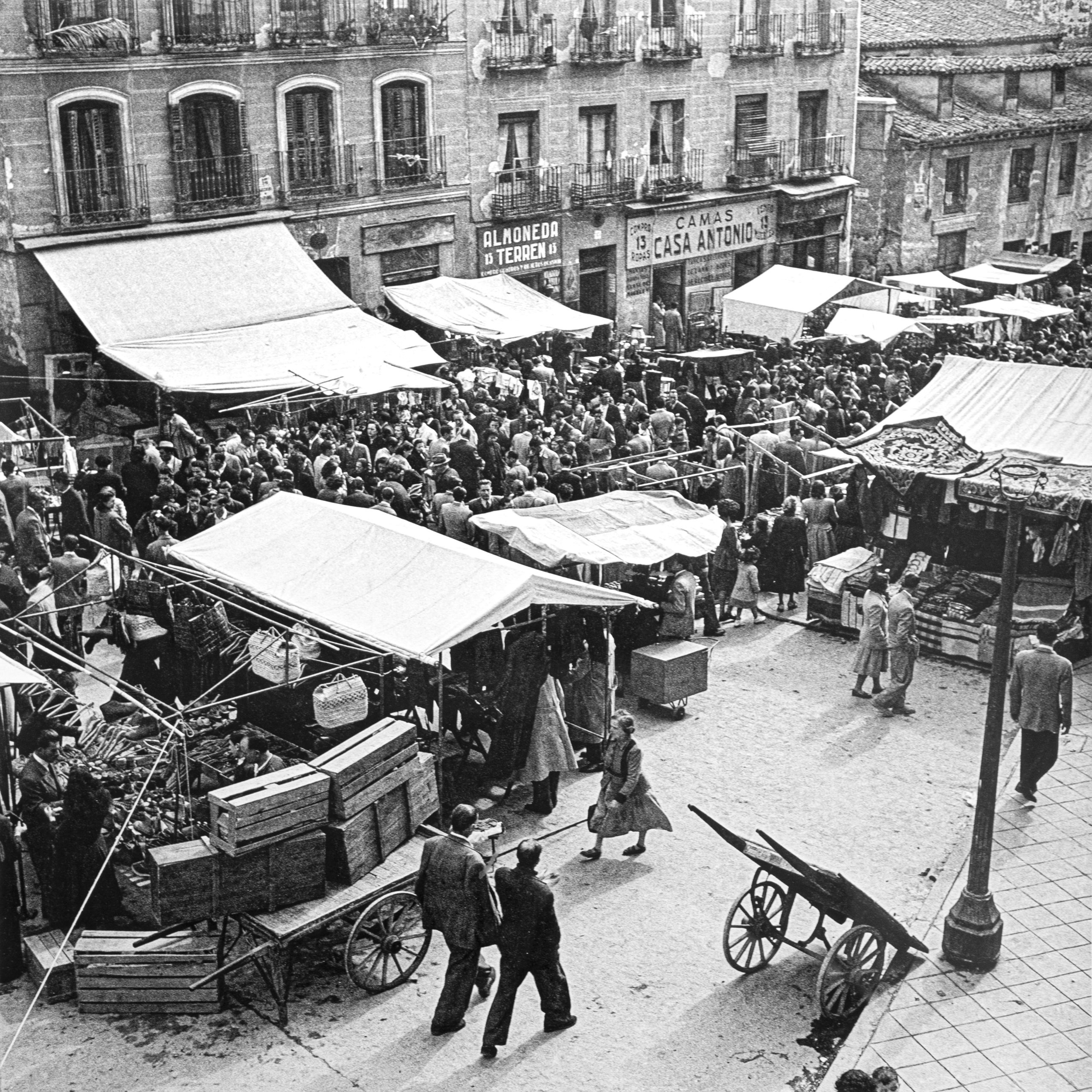 imgi_85_fotos-antiguas-del-rastro-de-madrid-7-scaled